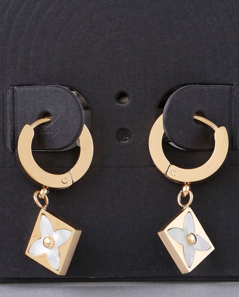 Flower Drop Earrings $15.00 - Goldie B & Co Boutique
