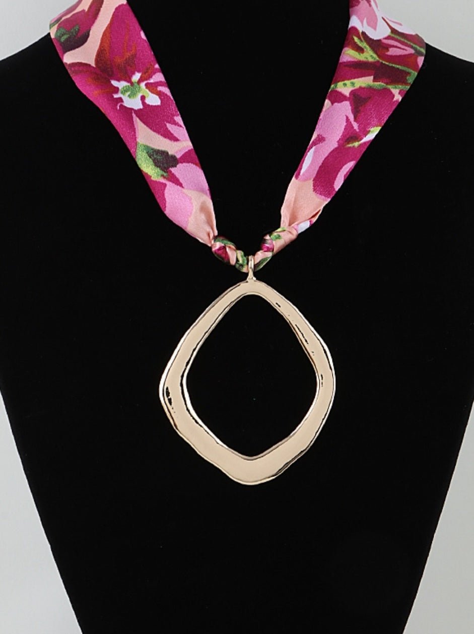 Hammered Pendant Flower Scarf Necklace $23.00 - Goldie B & Co Boutique