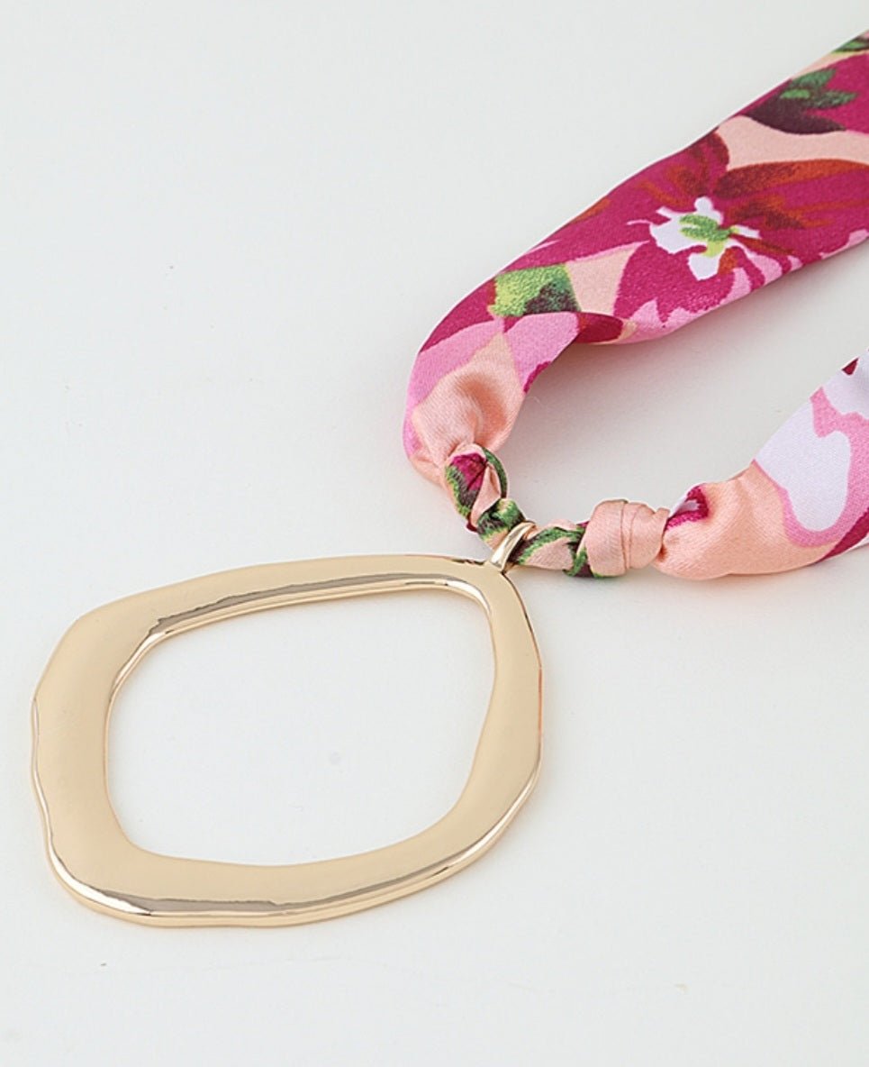 Hammered Pendant Flower Scarf Necklace $23.00 - Goldie B & Co Boutique