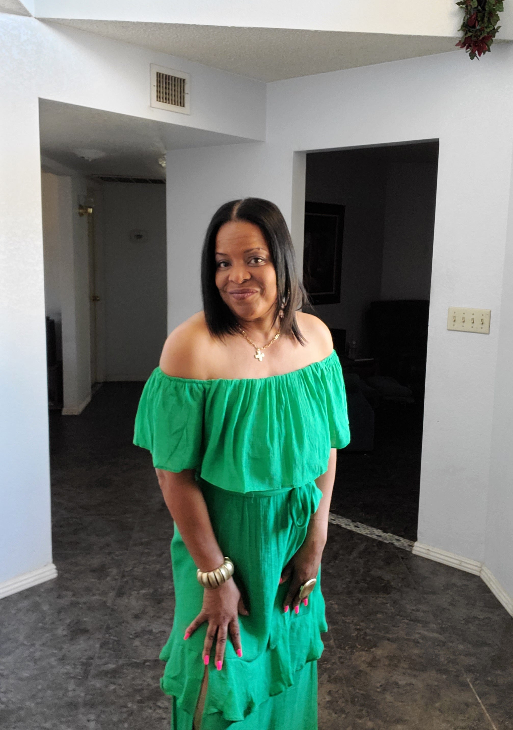 plus size kelly green dress Maxi Medium 6-8 nyla_collection_425057911036_position and packs without wrinkling Baby Blue Satin Cape SIZE:L 8/10