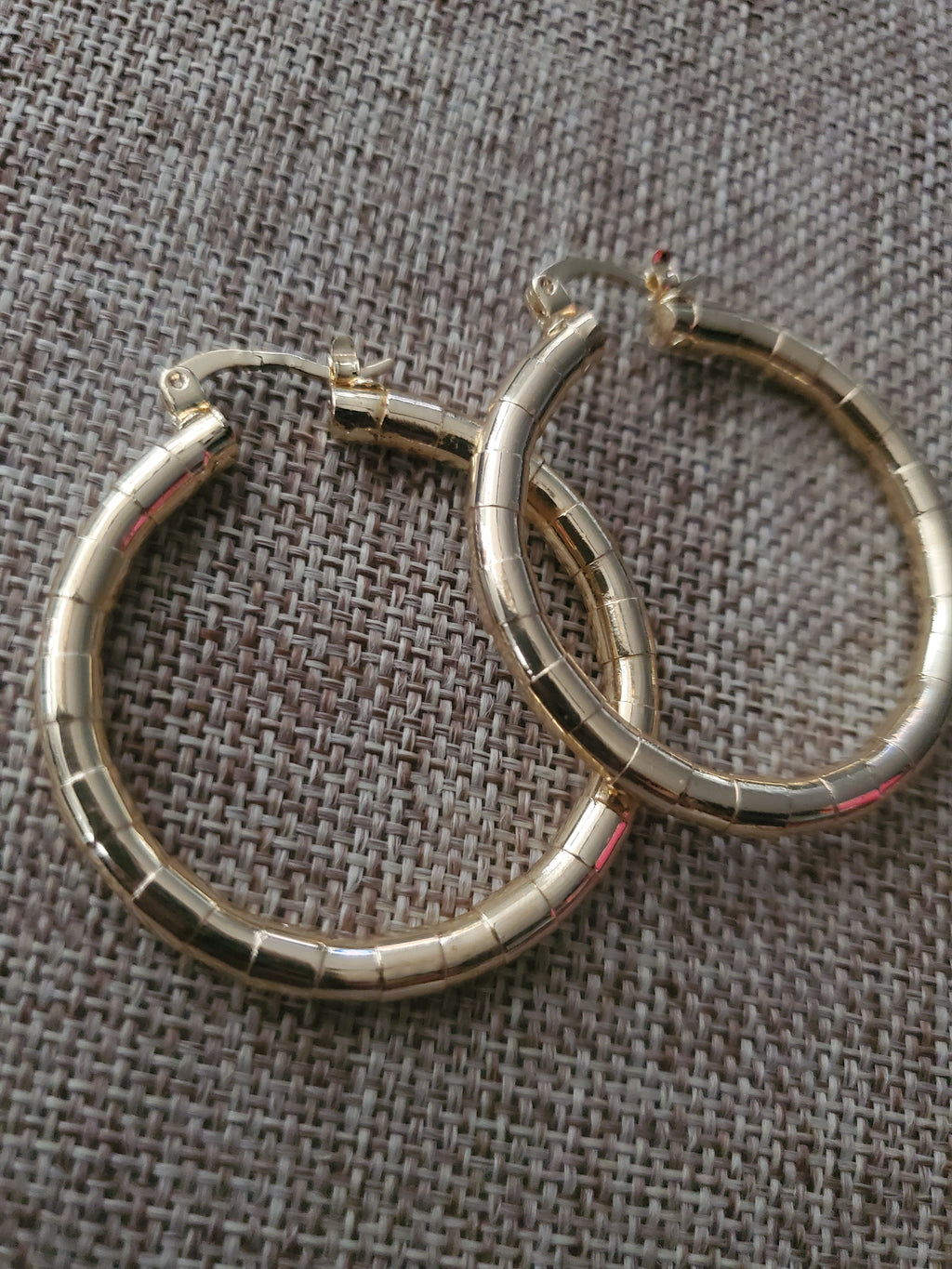 Suzanna Hoop Earrings - Goldie B & Co Boutique