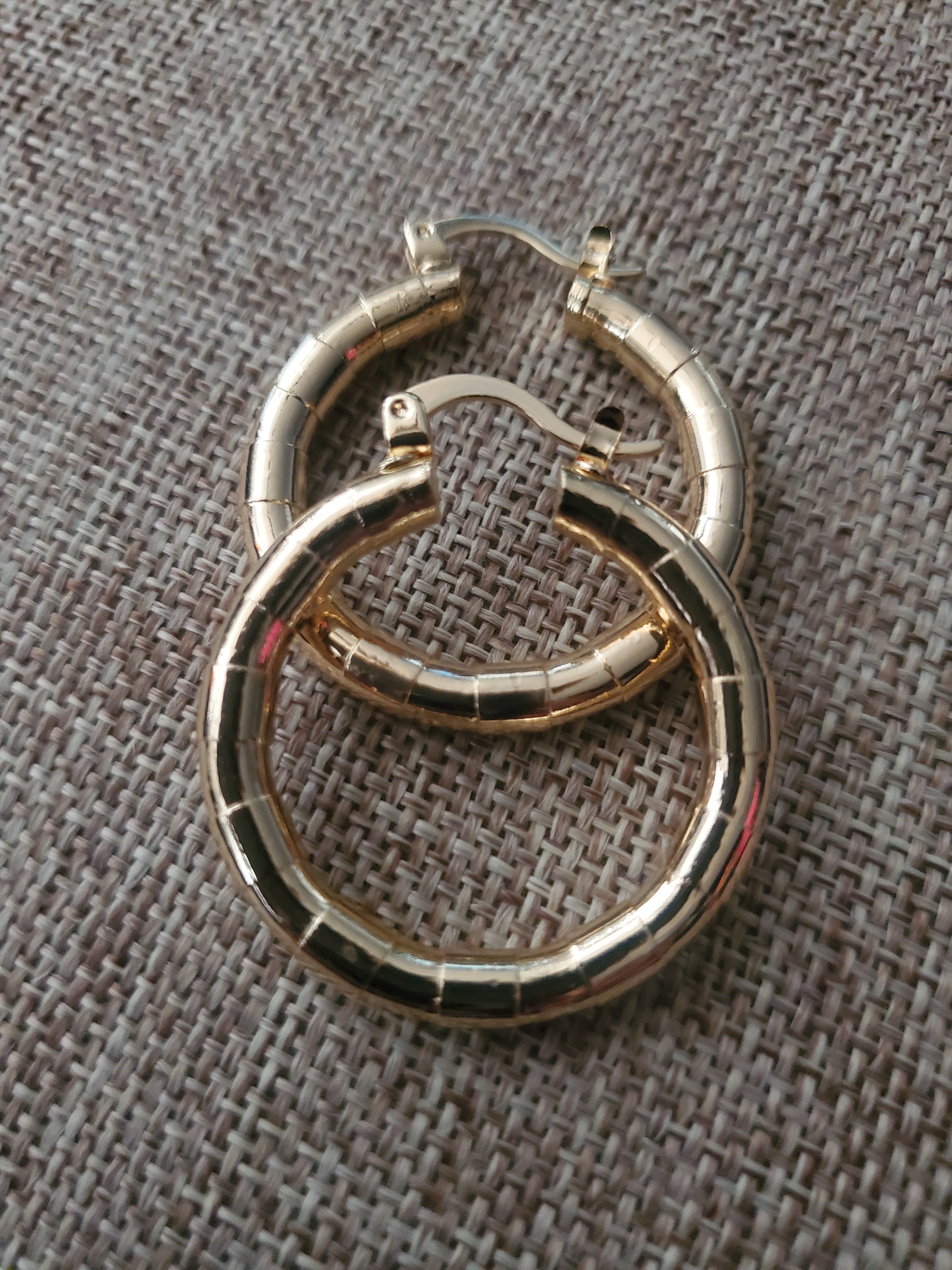 Suzanna Hoop Earrings - Goldie B & Co Boutique